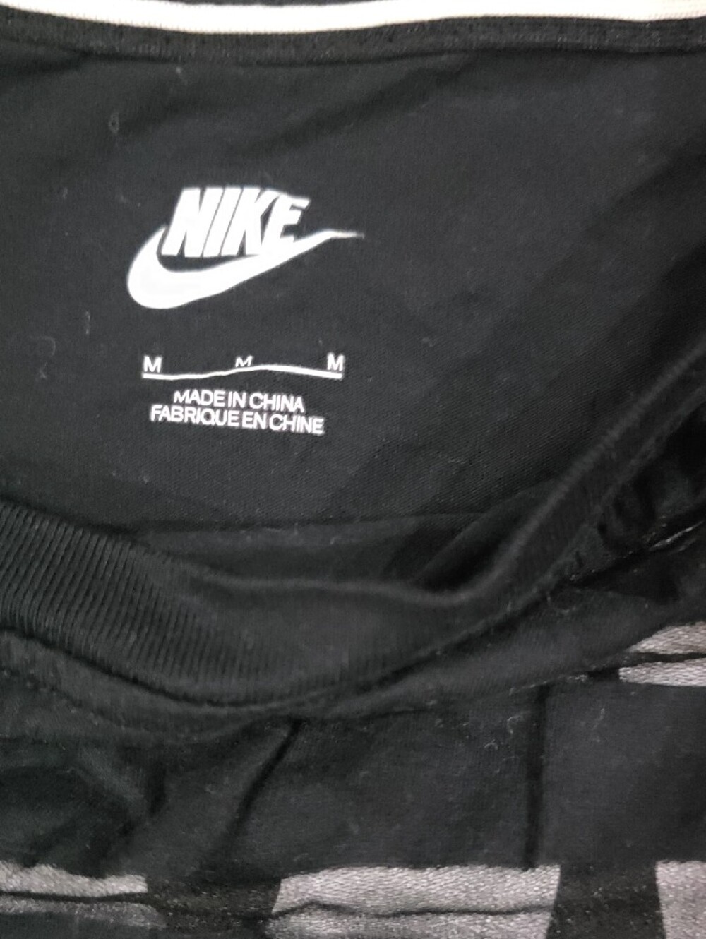 Nike Black Short-Sleeve Tee with Gray Diagonal Stripe Graphic - Picture 2 of 8